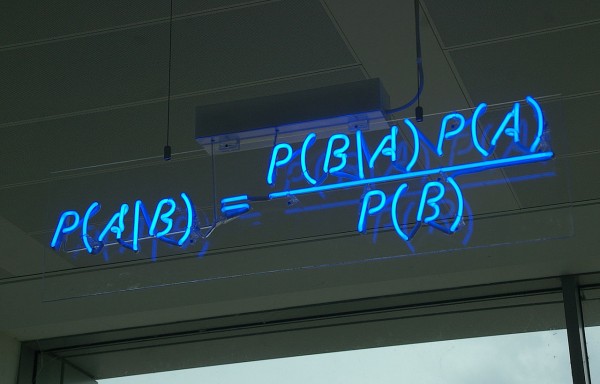 1280px-Bayes'_Theorem_MMB_01