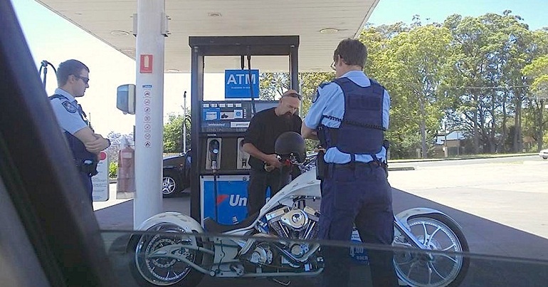 queensland-biker-gets-harrased-21-times-by-police (1)