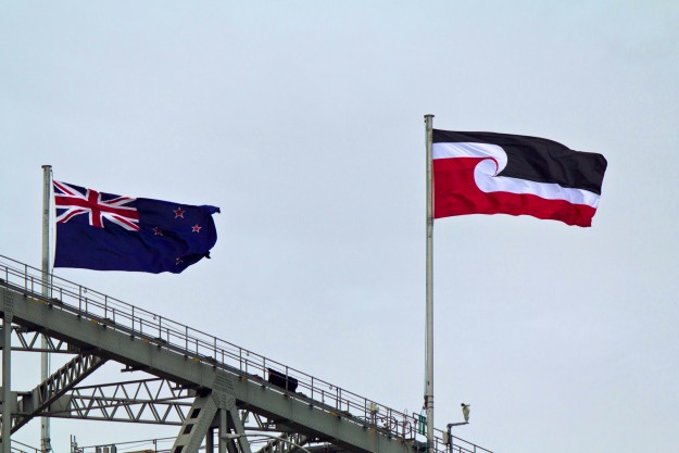 Tino_rangatiratanga_flag_on_Harbour_Bridge